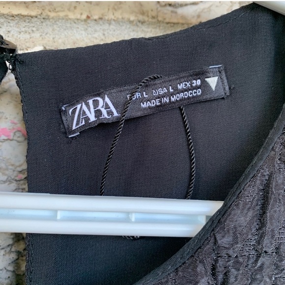 Zara black textured puffed flutter sleeves dress L - Picture 5 of 5